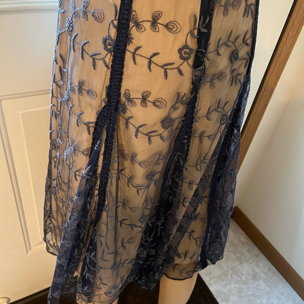 Absolutely beautiful dress size 10 fully lined - Picture 9 of 12
